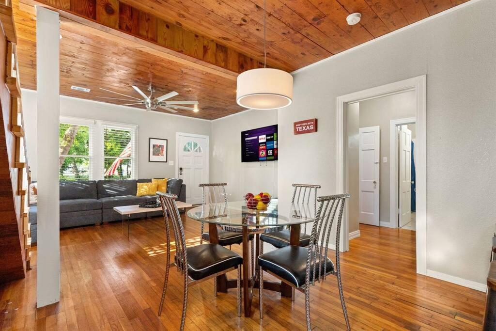Downtown 5bdrm With Pool & Huge Outdoor Space Сasa de vacaciones San Antonio